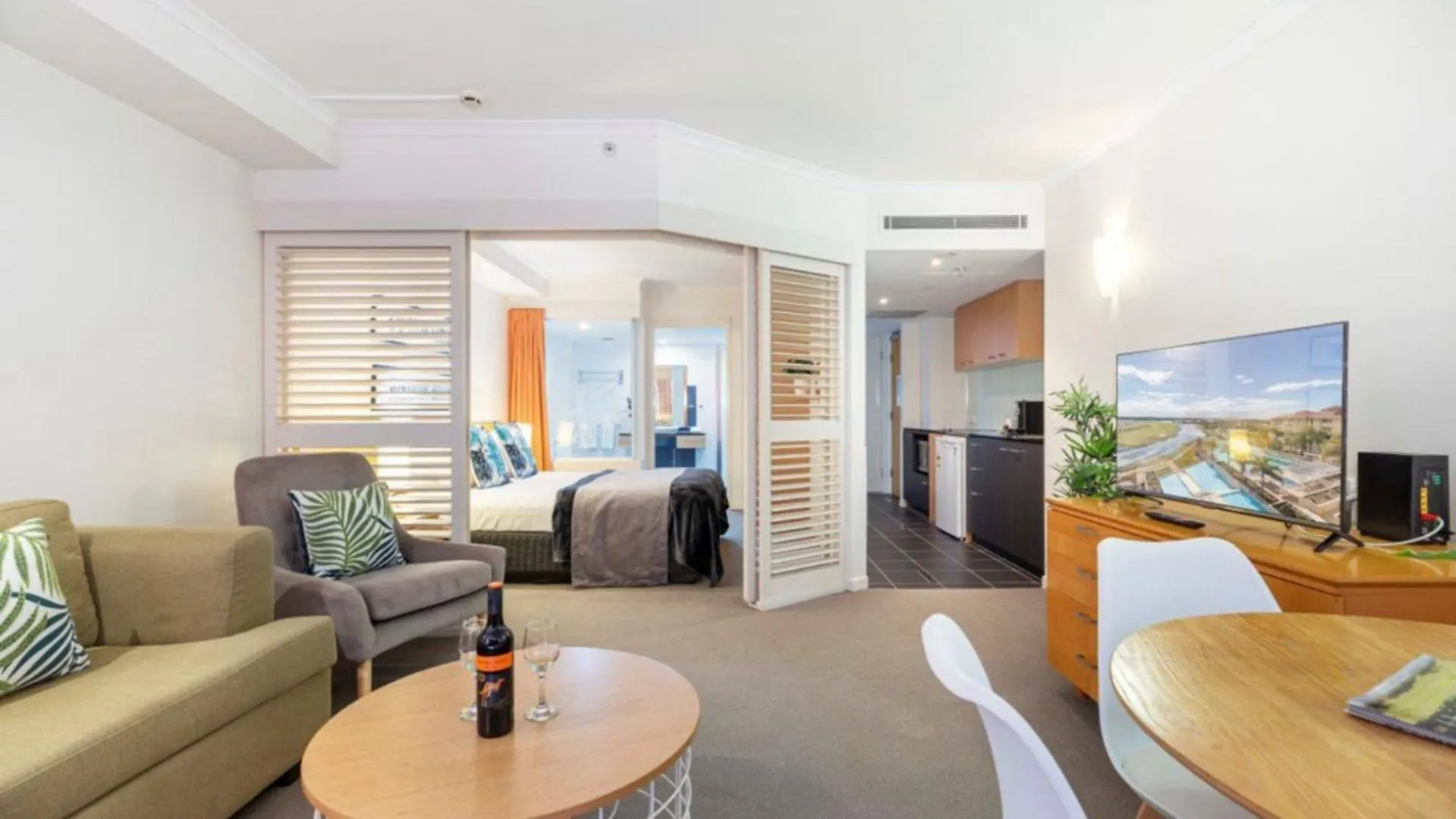 Spa Apartment - Beautiful Views Of Golf Course! Pelican Waters